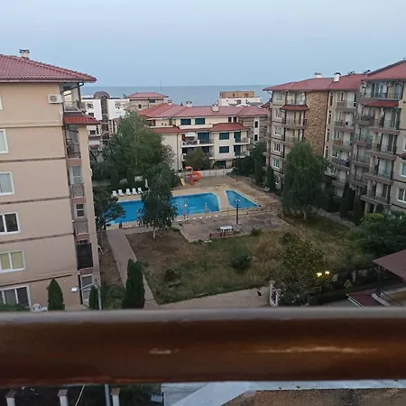 Готель Krasi 2*